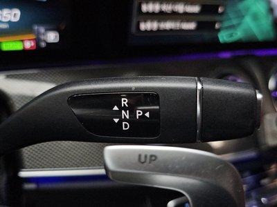 MERCEDES-BENZ E-CLASS - 9