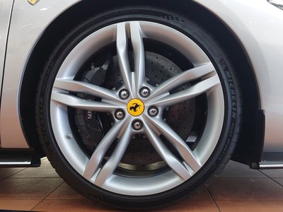 FERRARI 296 - 10