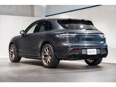 2023 Porsche MACAN photo 2