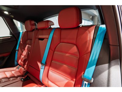 2023 Porsche MACAN thumbnail 17