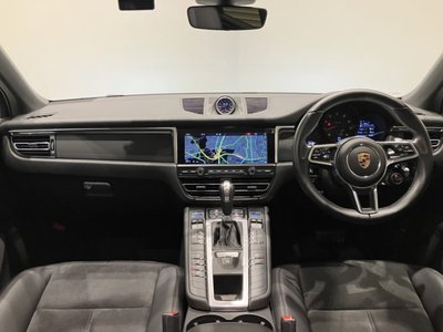 PORSCHE MACAN - 6