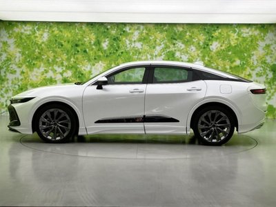 TOYOTA CROWN CROSSOVER - 2