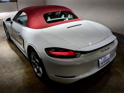 PORSCHE 718 BOXSTER - 10