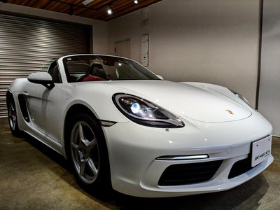 PORSCHE 718 BOXSTER - 8