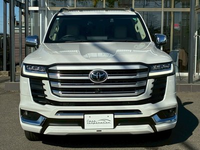 TOYOTA LAND CRUISER 300 - 8