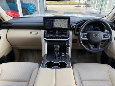 TOYOTA LAND CRUISER 300 - 2