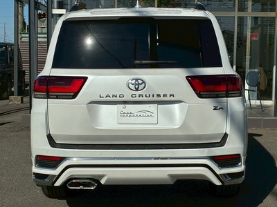 TOYOTA LAND CRUISER 300 - 9