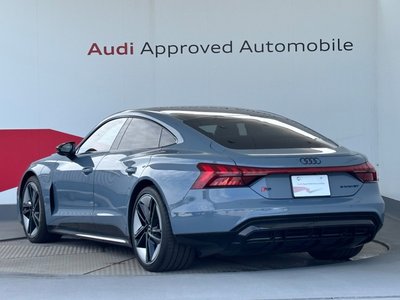 AUDI RS E-TRON GT - 8
