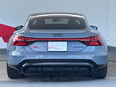 AUDI RS E-TRON GT - 4