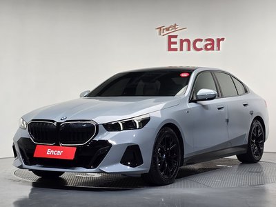 2024 BMW 5 SERIES 照片 1