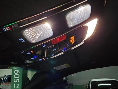 2025 Genesis GV80 thumbnail 17