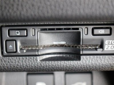 TOYOTA CROWN CROSSOVER - 8