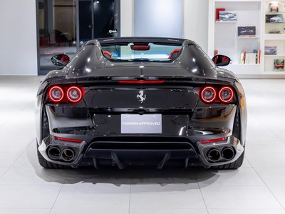 FERRARI 812 - 9