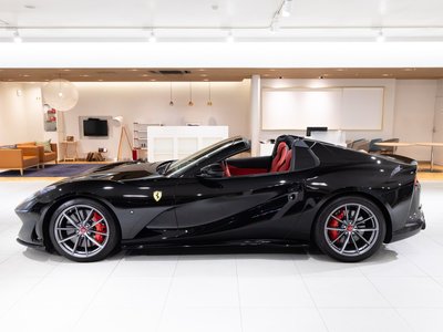 FERRARI 812 - 6