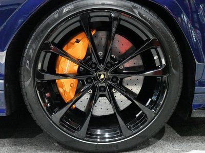 LAMBORGHINI URUS - 7