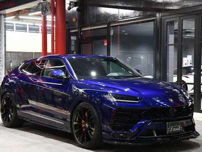 LAMBORGHINI URUS - 1