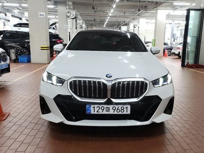 BMW 5 SERIES - 4