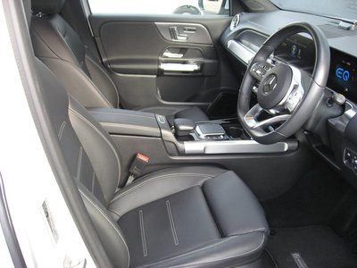 MERCEDES-BENZ EQB - 8