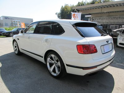 BENTLEY BENTAYGA - 8