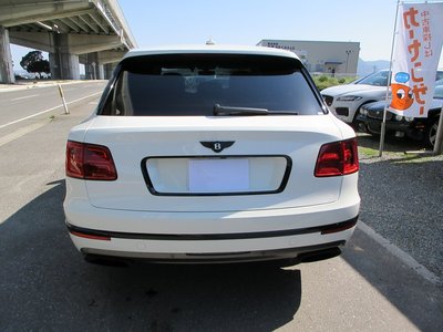 BENTLEY BENTAYGA - 7