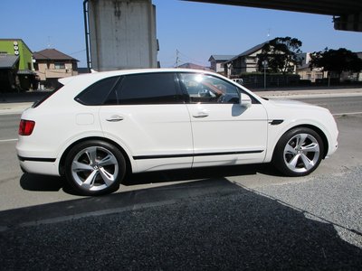 BENTLEY BENTAYGA - 6