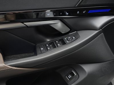 2024 BMW 5 SERIES 缩略图 32