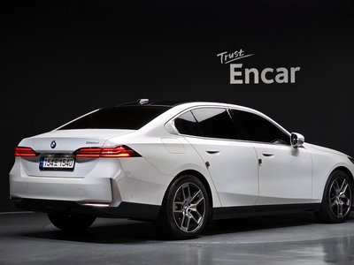 2024 BMW 5 SERIES 照片 4
