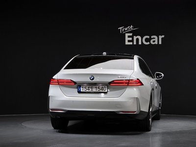 2024 BMW 5 SERIES 照片 3