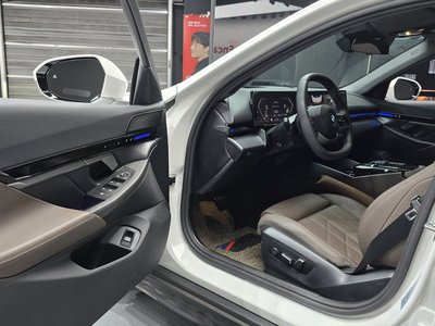 2024 BMW 5 SERIES 缩略图 13