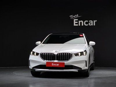 2024 BMW 5 SERIES 照片 2