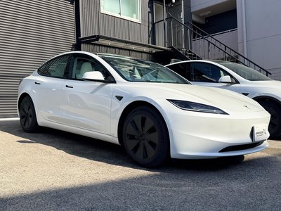 TESLA MODEL 3 - 6