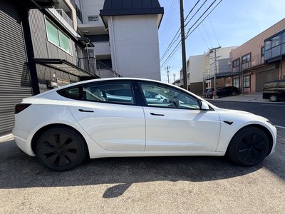 TESLA MODEL 3 - 8