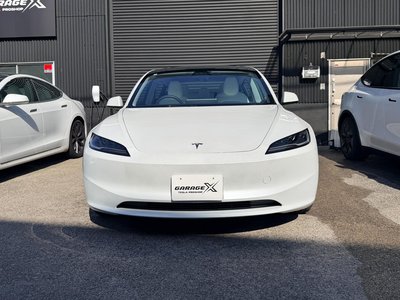 TESLA MODEL 3 - 3