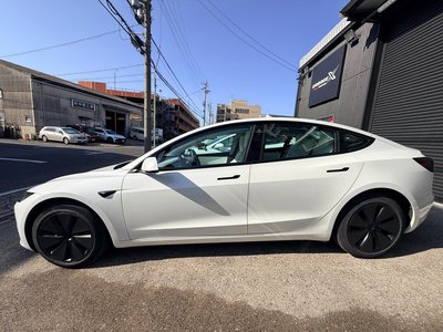 TESLA MODEL 3 - 7