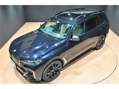 BMW X7 - 7
