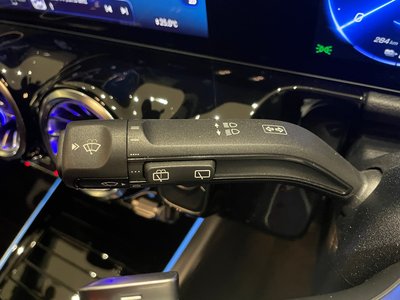 MERCEDES-BENZ EQA - 10