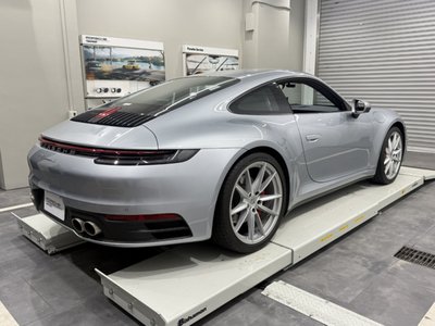 PORSCHE 911 - 4