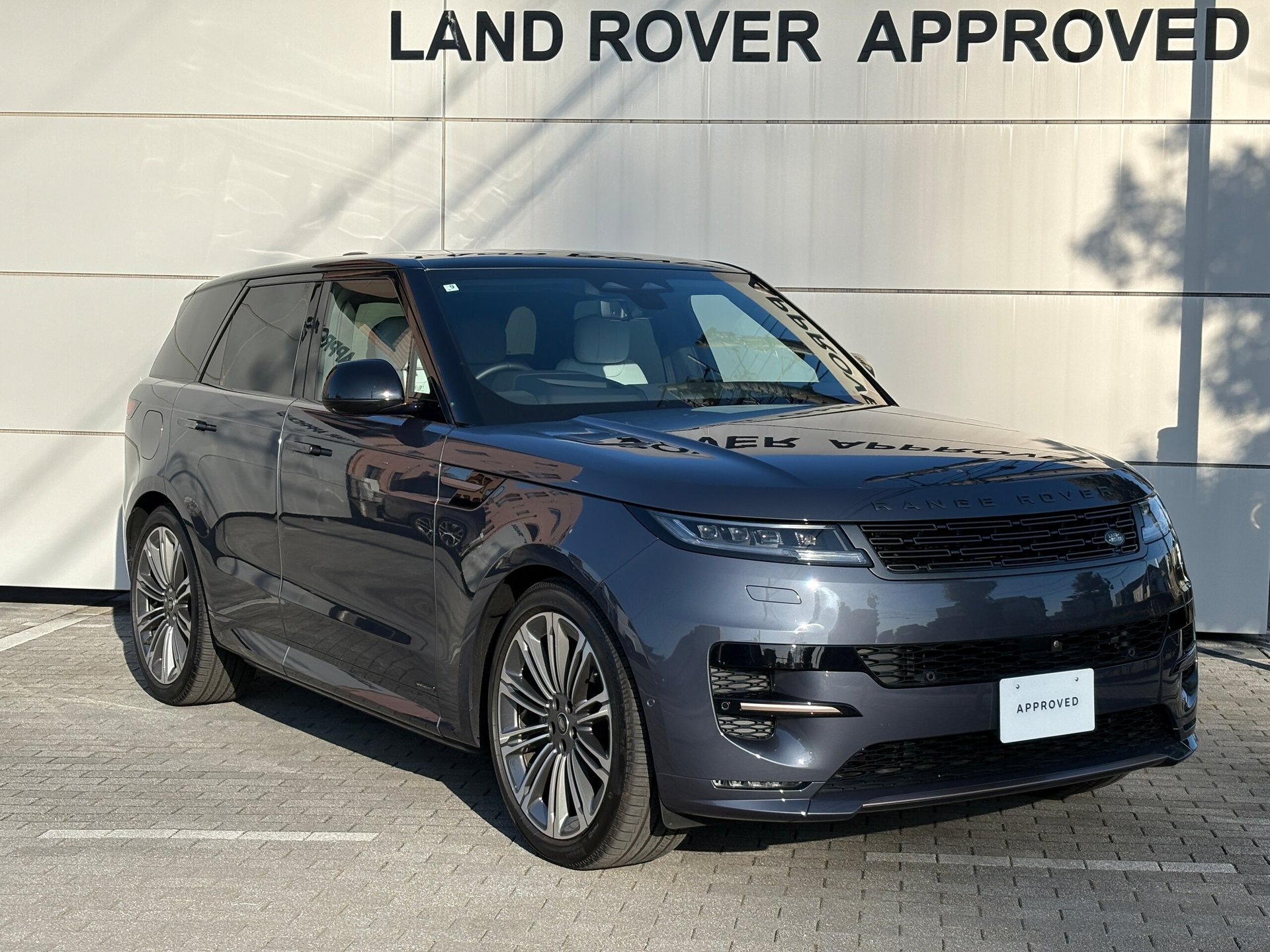 LAND ROVER RANGE ROVER SPORT - View 1