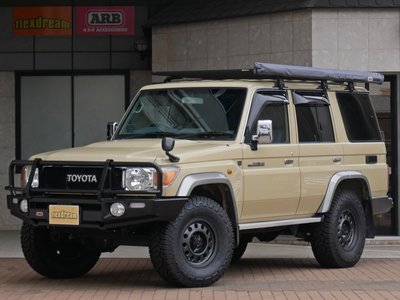 TOYOTA LAND CRUISER 70