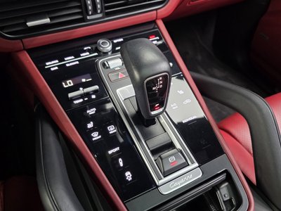 2019 Porsche CAYENNE photo 9