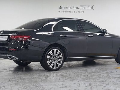 MERCEDES-BENZ E-CLASS - 5