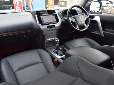 صورة مصغرة 44 لـ 2021 Toyota LAND CRUISER PRADO