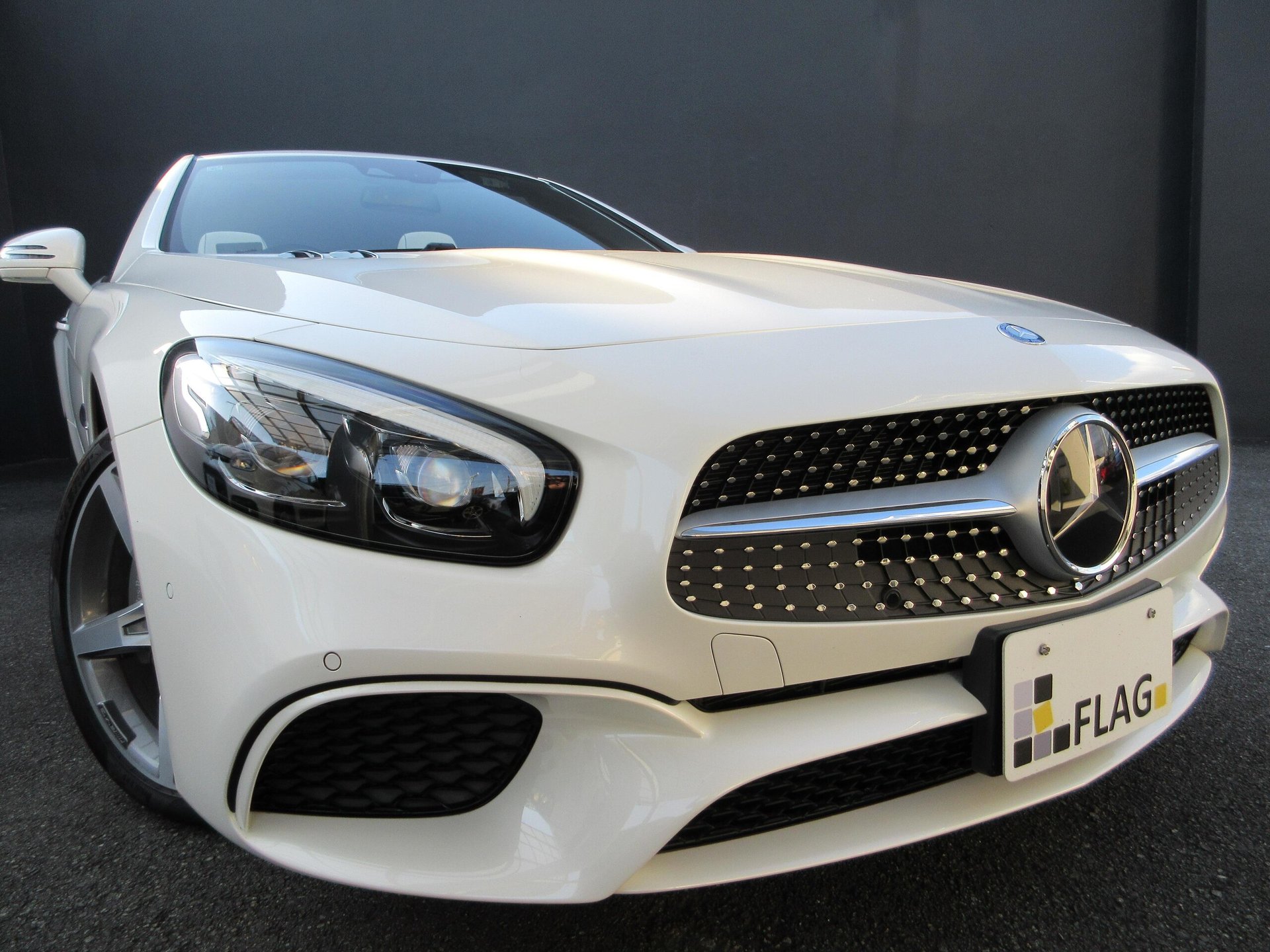 MERCEDES-BENZ SL - View 1