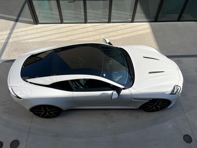 ASTON MARTIN DB12 - 6
