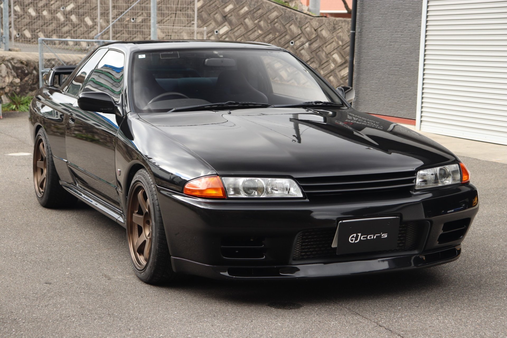 NISSAN SKYLINE GT-R - View 1