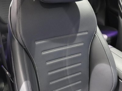 2023 Mercedes-BENZ GLC — миниатюра 38