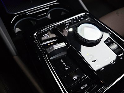 2024 BMW 5 SERIES 缩略图 12