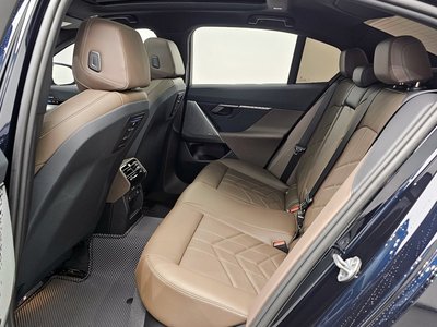 2024 BMW 5 SERIES 缩略图 17
