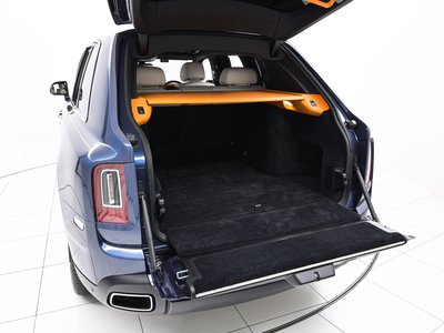 ROLLS-ROYCE CULLINAN - 10