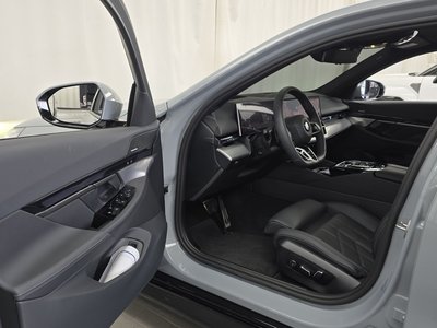 2026 BMW 5 SERIES — миниатюра 13